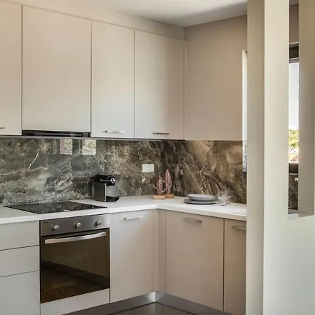 The Twelve Collection Apartmanhotel 4*