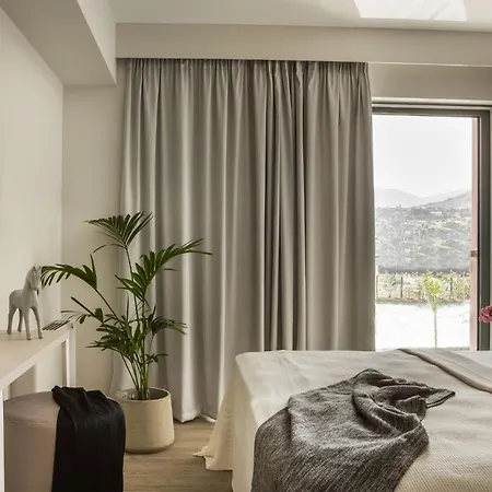 The Twelve Collection Apartmanhotel