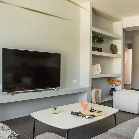 The Twelve Collection Aparthotel