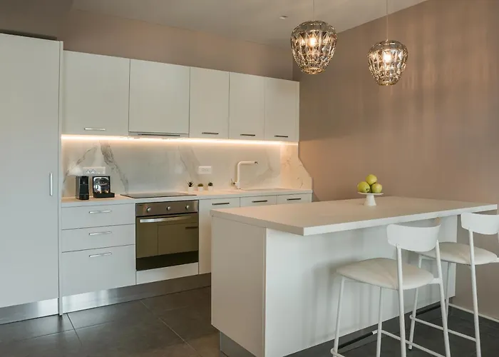 The Twelve Collection 4*