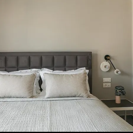 The Twelve Collection Aparthotel 4*